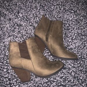 Suede olive Mix No.6  booties never worn!!